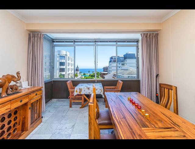 2 BEDROOM APARTMENT TO LET IN SEA POINT